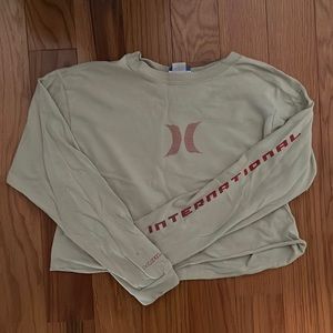 Crème colored Hurley crop top